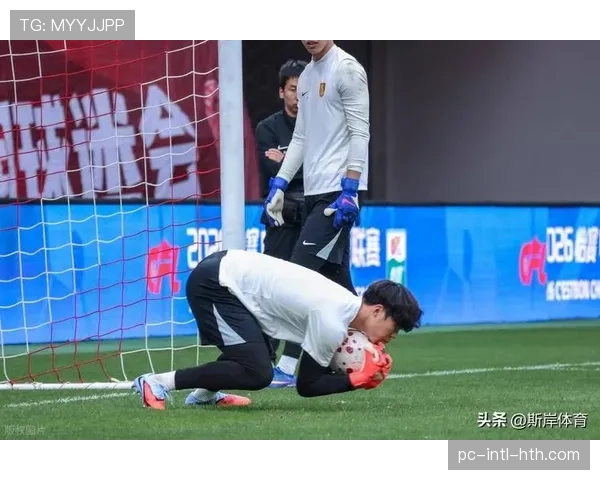 上海海港vs重庆铜梁龙：卫冕冠军主场迎战升班马，青春风暴挑战传统豪门